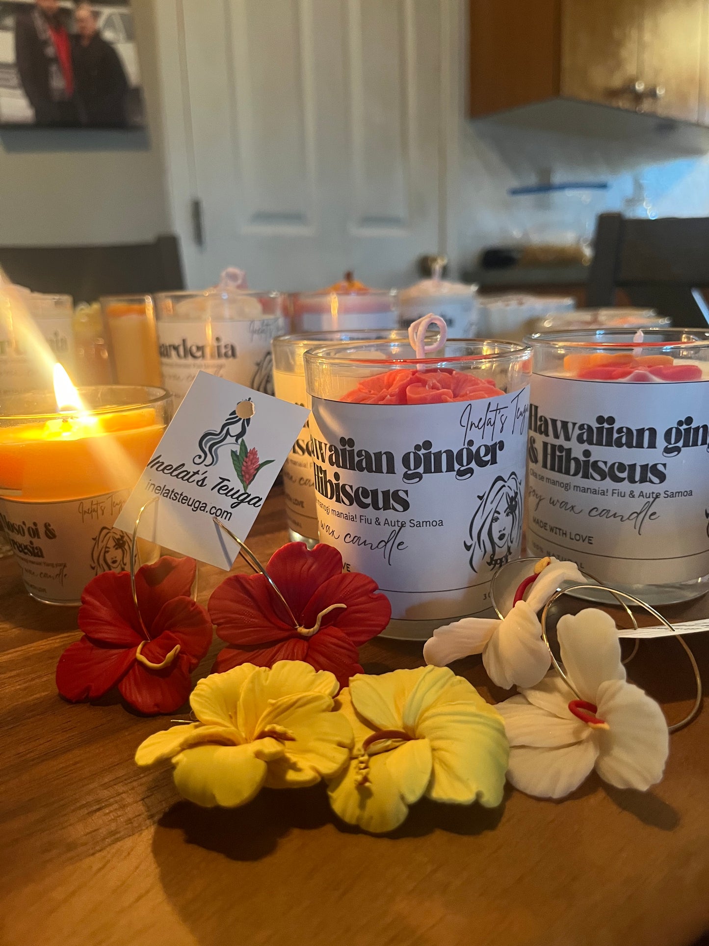 Hawaiian ginger & hibiscus scented candle