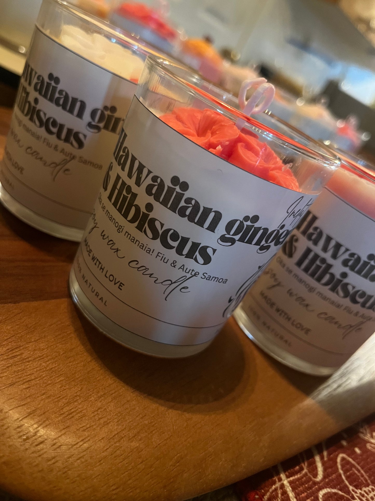 Hawaiian ginger & hibiscus scented candle