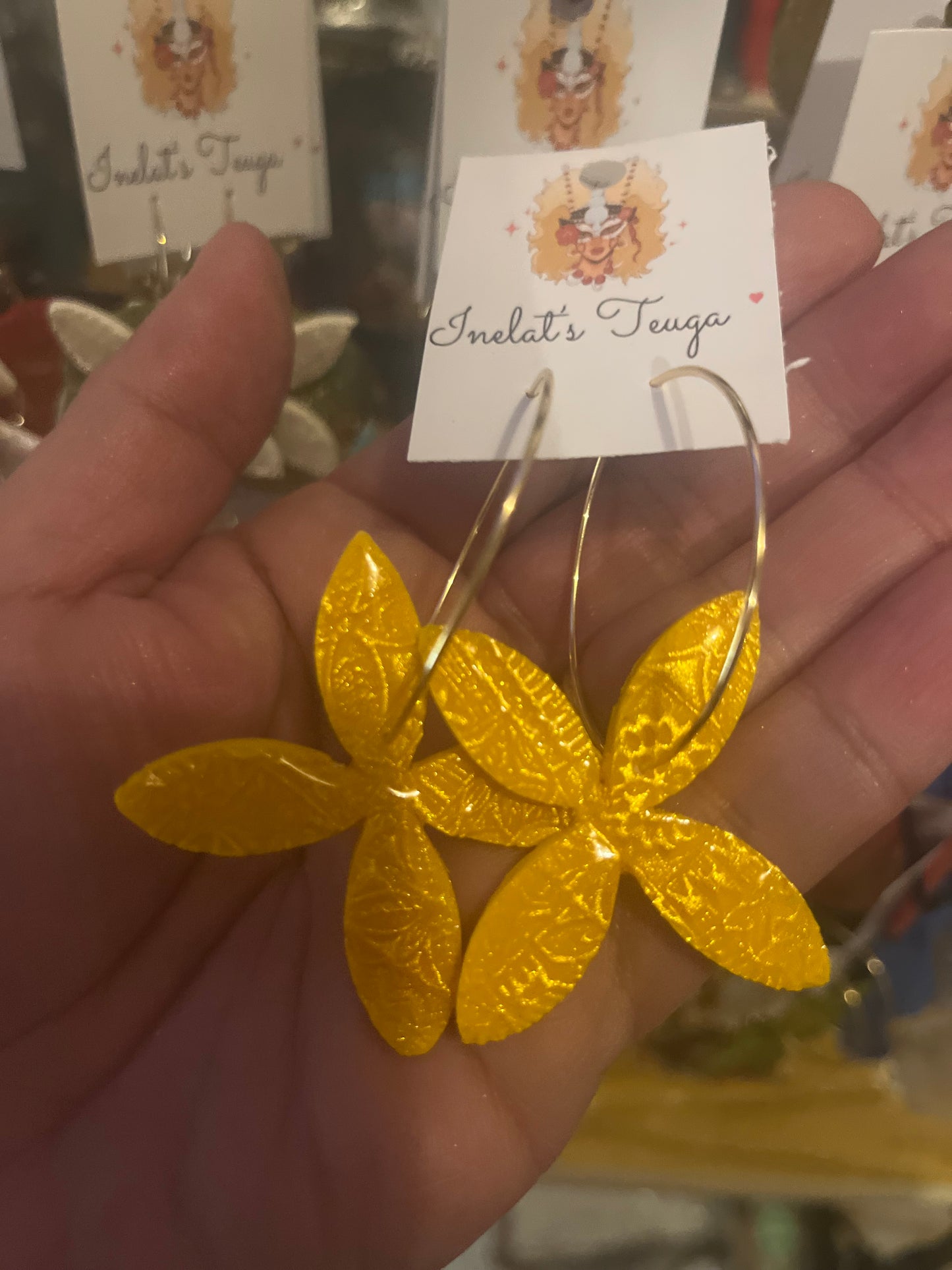 Pua samasama (yellow plumeria)