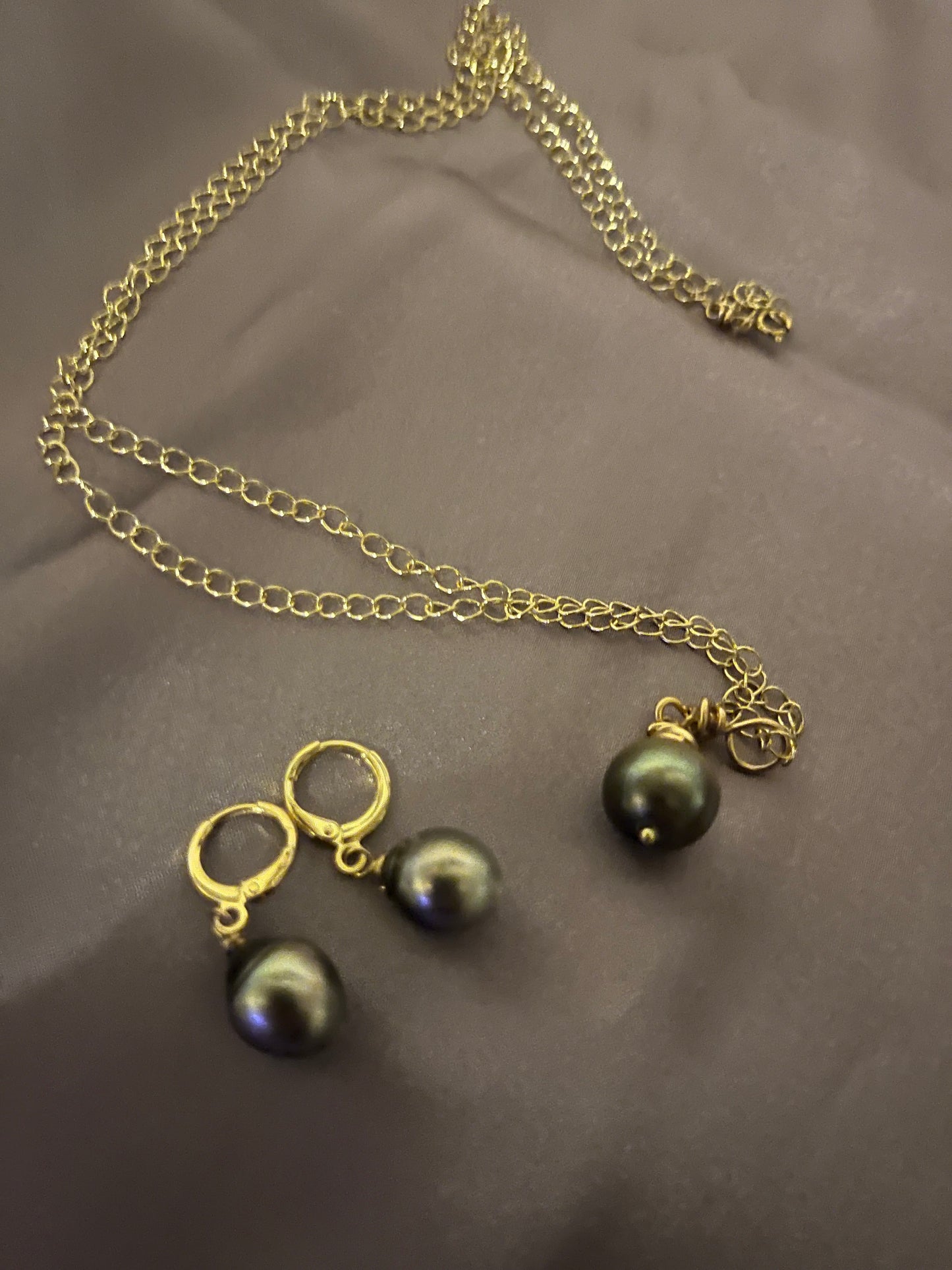 Pistachio Tahitian pearl set