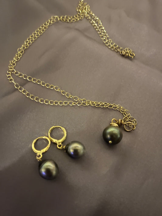 Pistachio Tahitian pearl set